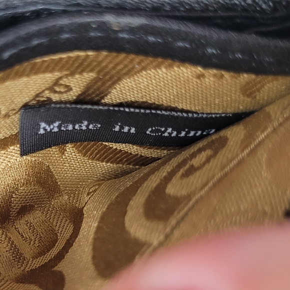 BRIGHTON | Sensation croc embossed leather clutch wallet with shoulder strap - Picture 12 of 15